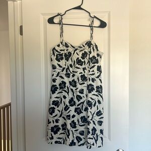 Old Navy Floral Dress - Black & White LARGE